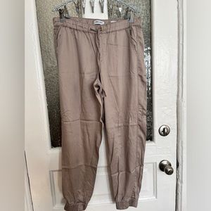 Nine West East Jogger